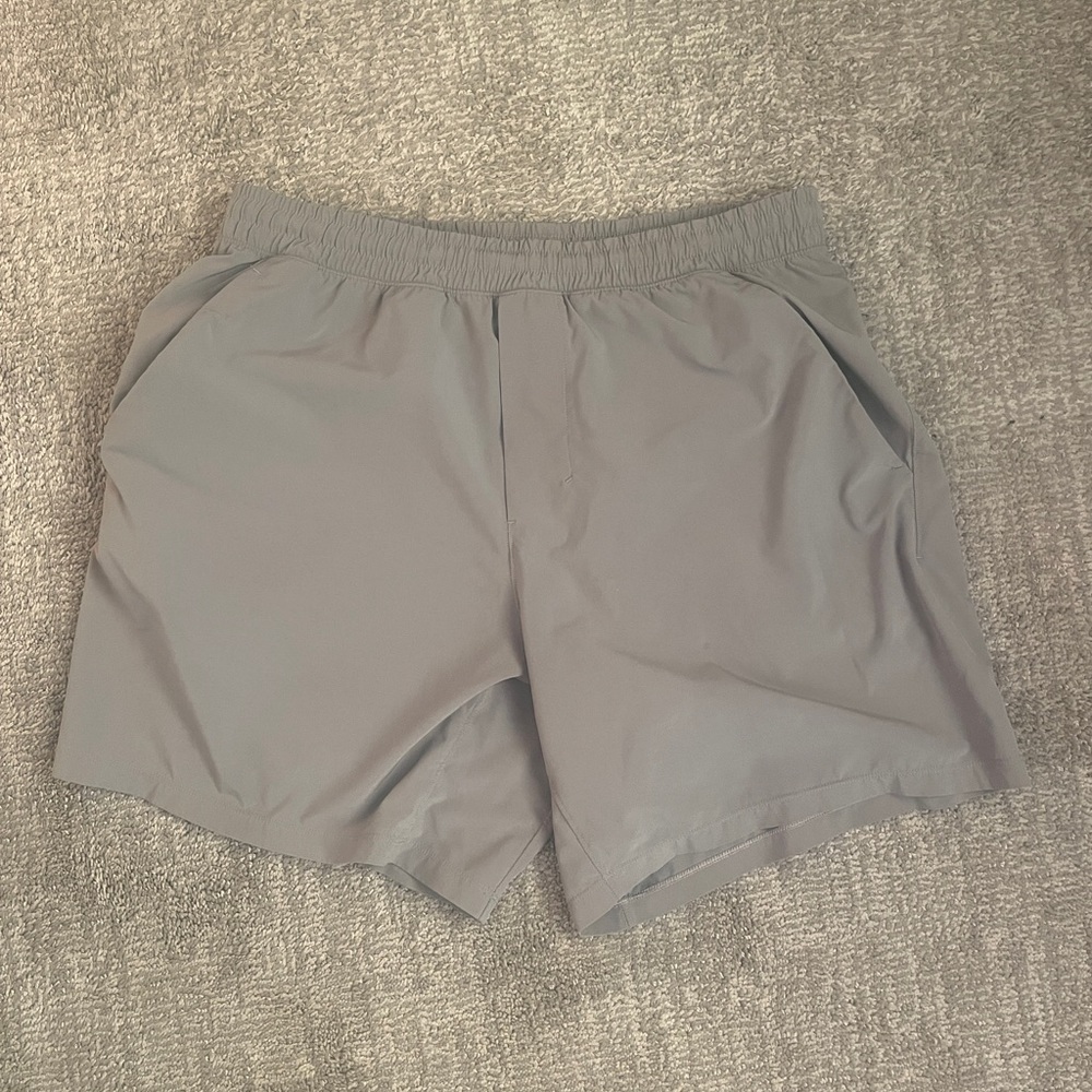 Lululemon 7” Linerless Pacebreaker shorts - size L